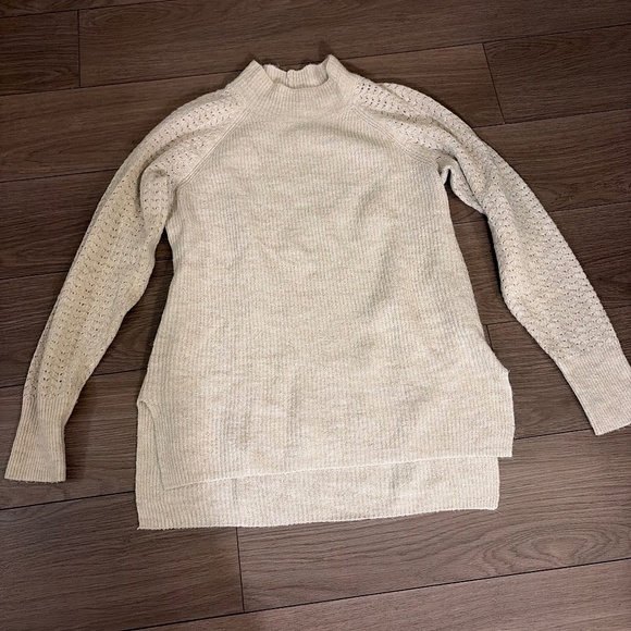 Cream sweater. - Picture 1 of 3